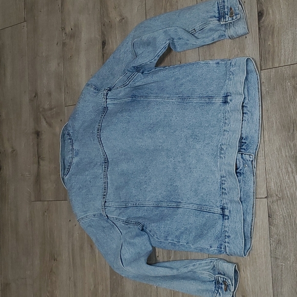 Like New Jean Jacket - Picture 8 of 8